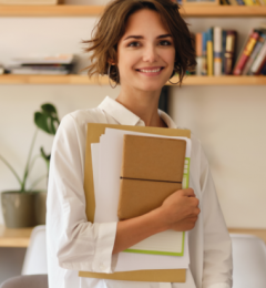 young-attractive-smiling-woman-joyfully-looking-in-VNMYJW5