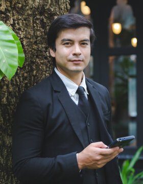 smart-businessman-at-work-professional-business-m-2021-11-03-22-11-05-utc