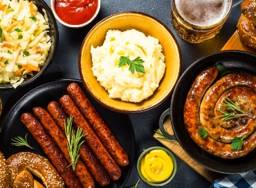 oktoberfest-food-sausage-beer-and-bretzel-TY2VSNX