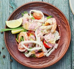 appetizing-seafood-salad-57E99V2