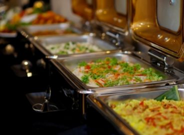 asian-food-buffet-in-a-restaurant-M23HX6F
